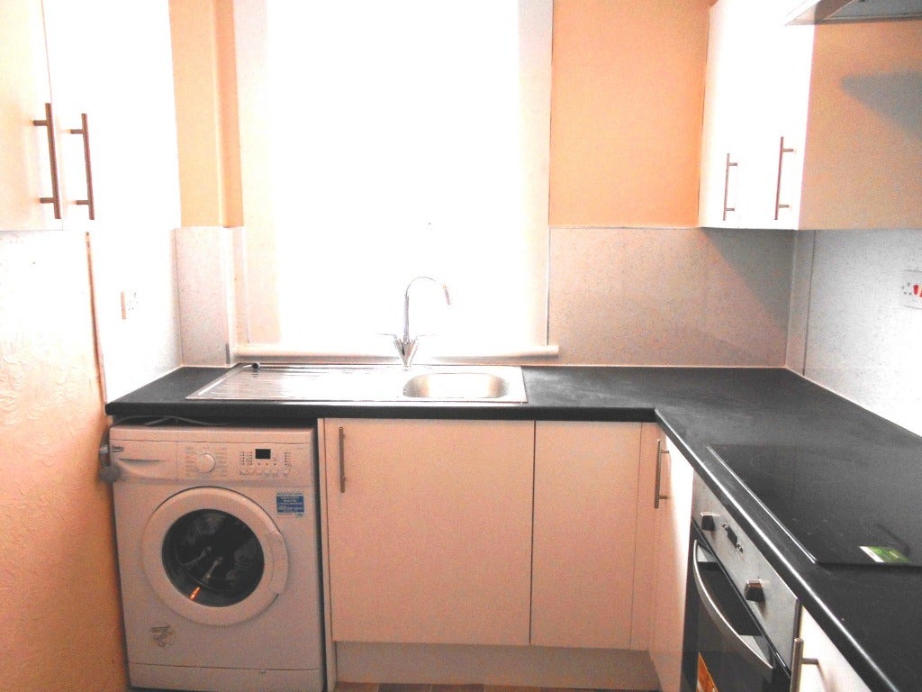 Flat Adamson Crescent in Dunfermline