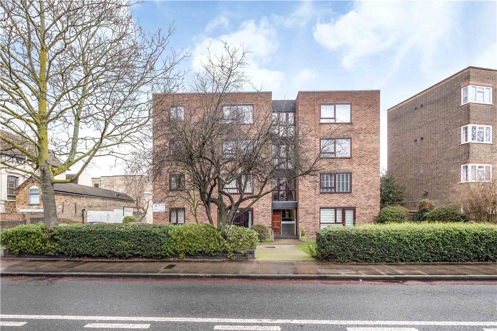 Flat Upper Richmond Road in Greater London