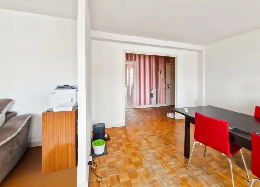 Flat Rue Duquenelle in Reims