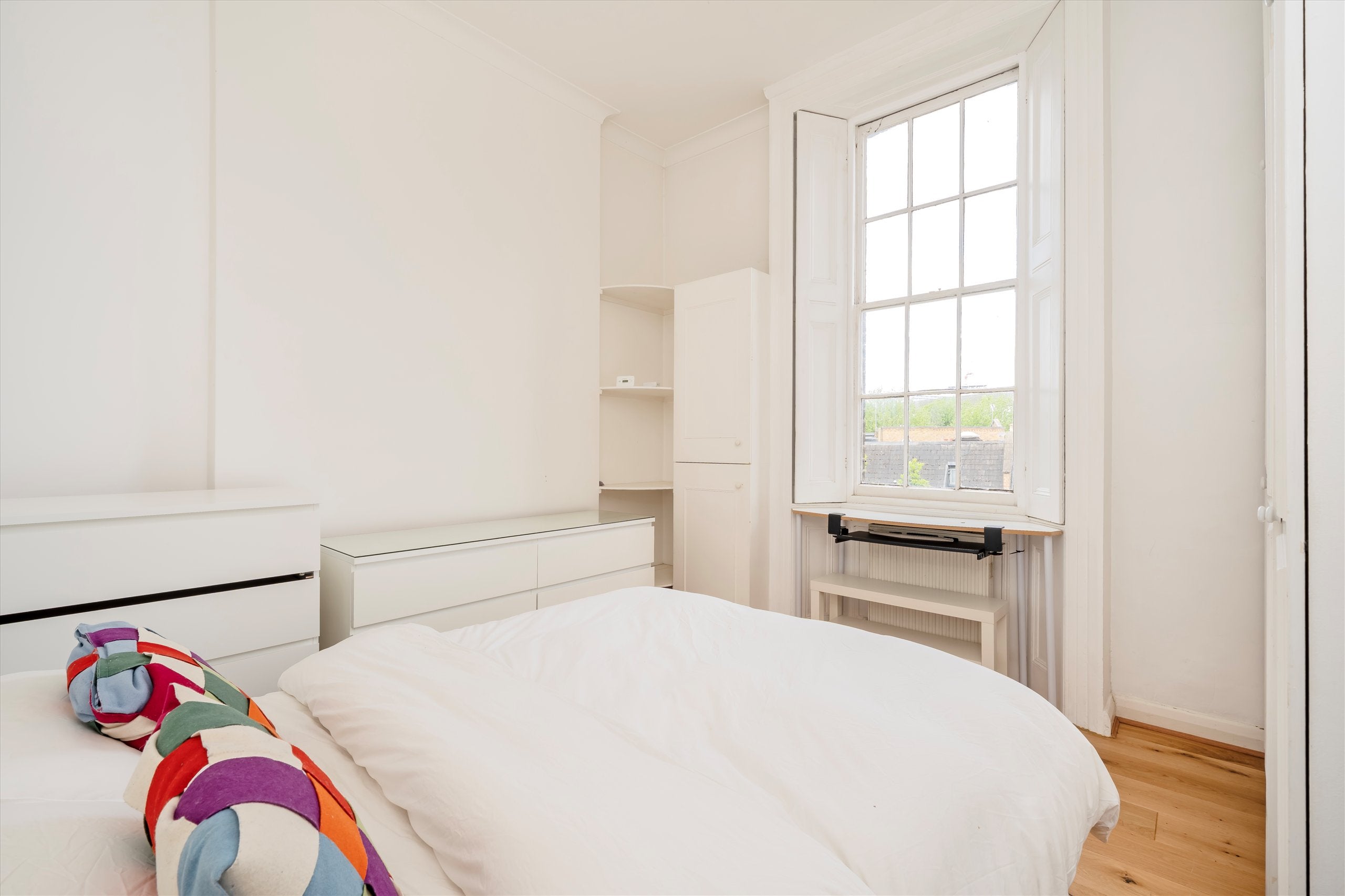 Flat Royal Crescent in Greater London