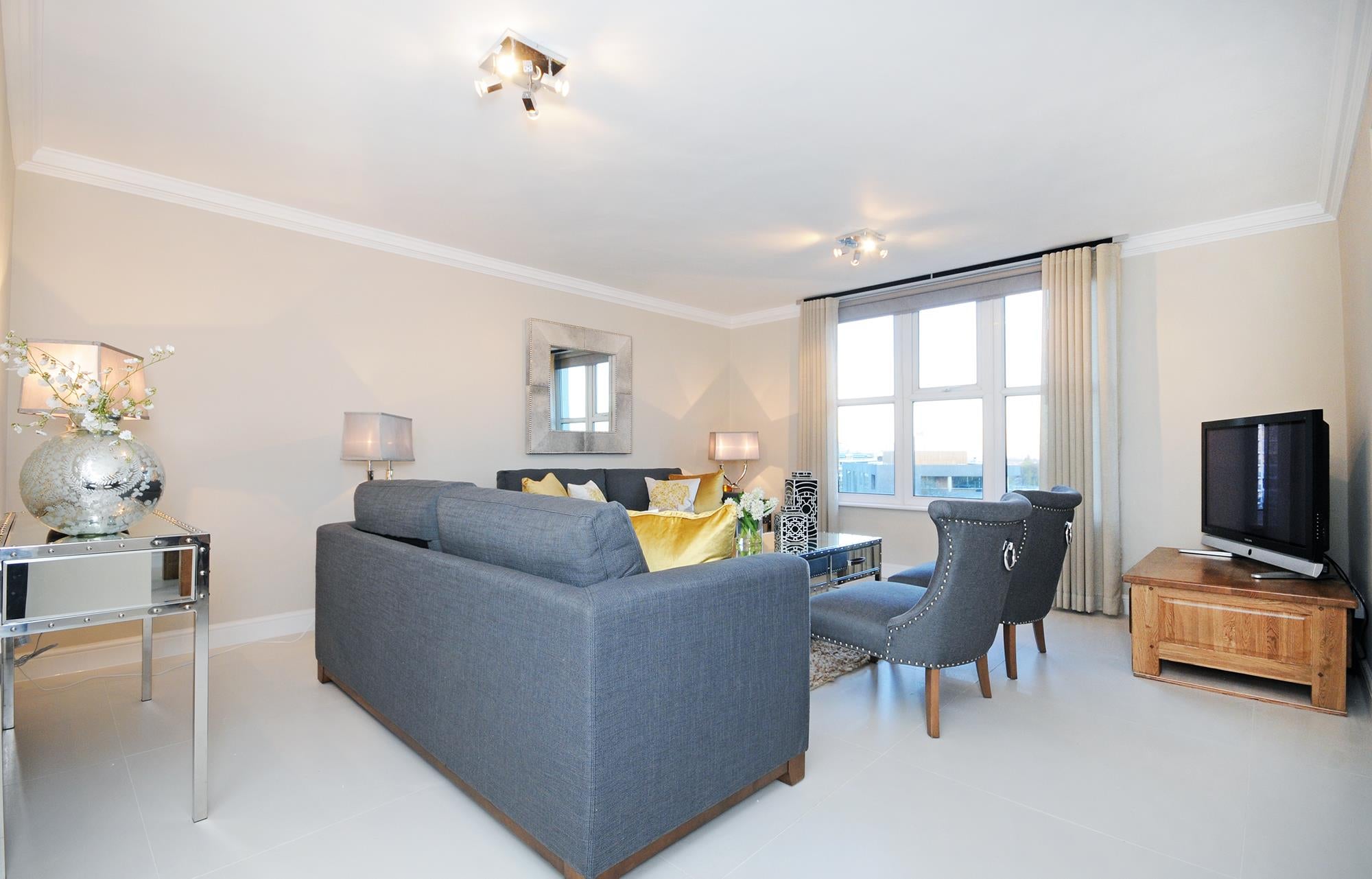 Flat Boydell Court in Greater London