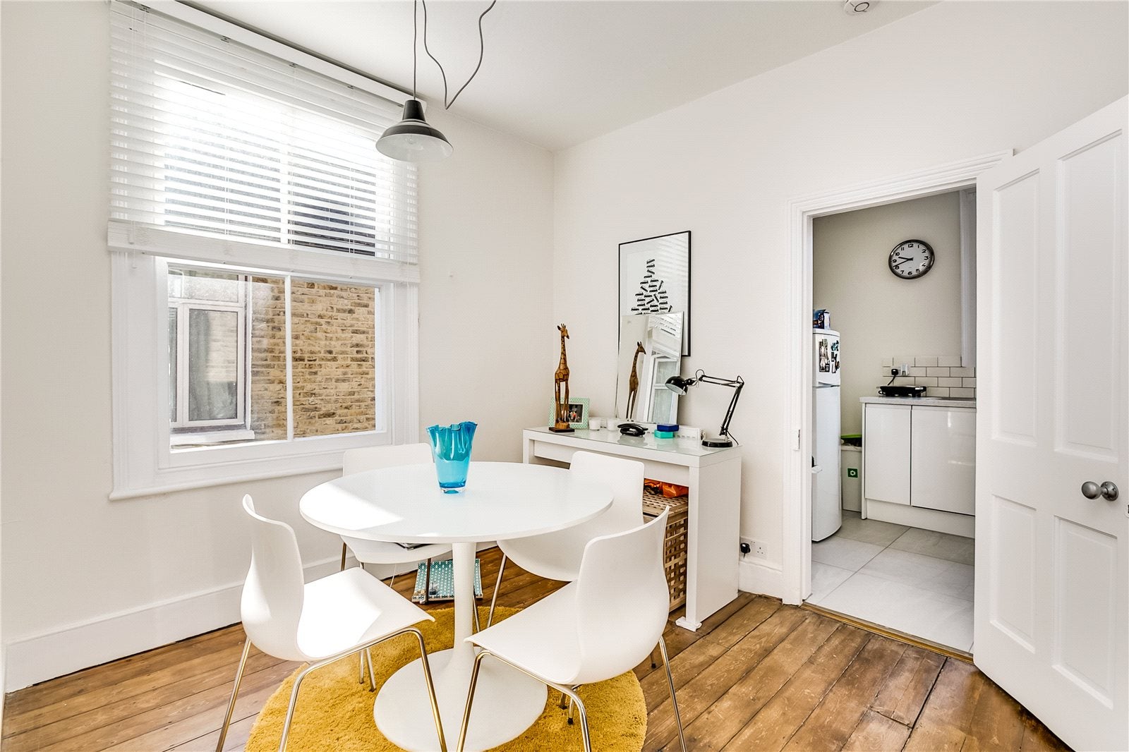 Flat Hazelbourne Road in Greater London