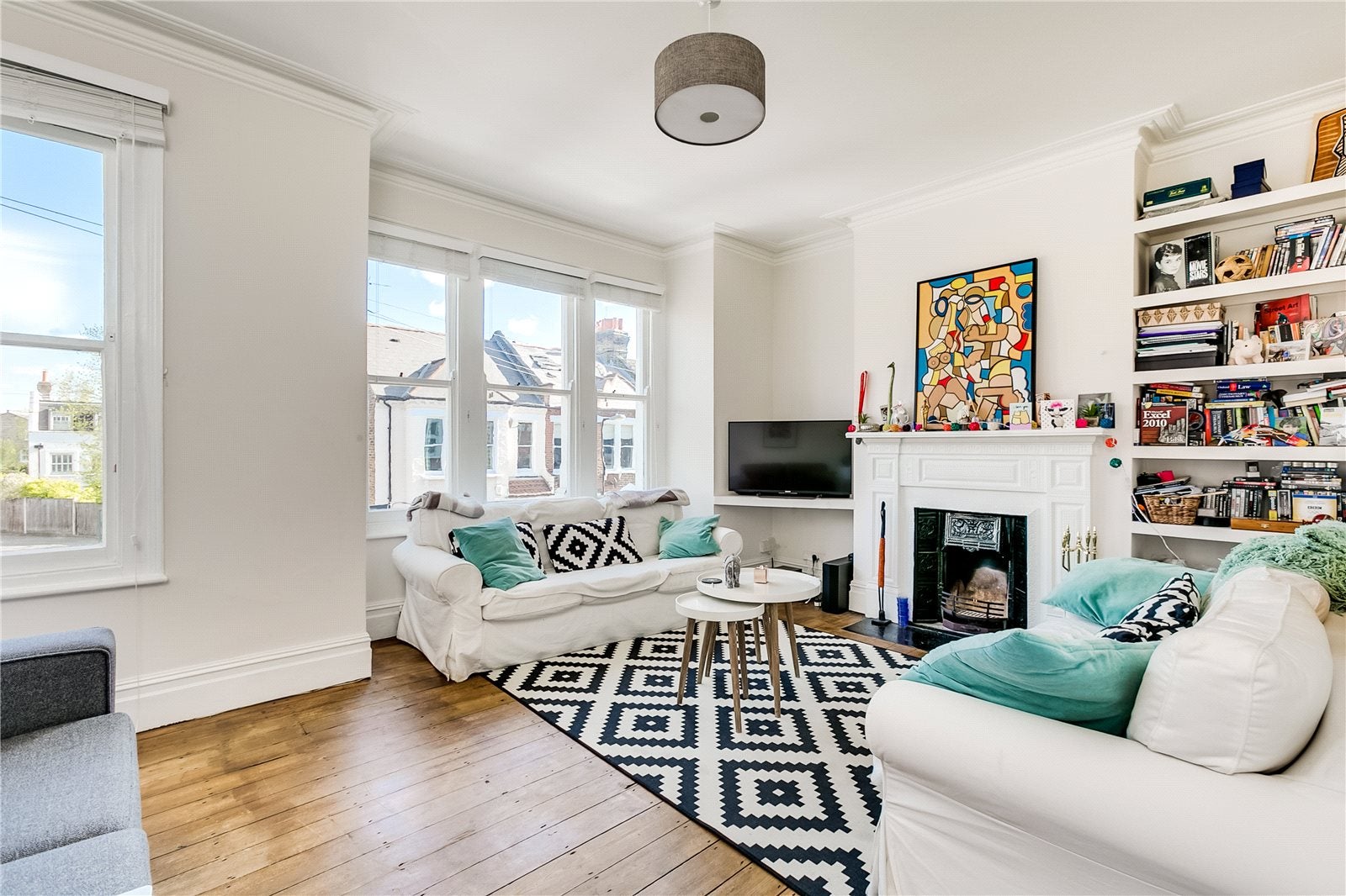 Flat Hazelbourne Road in Greater London
