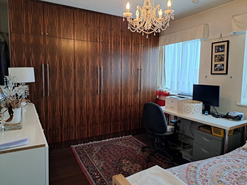 Room Wyld Way in Greater London
