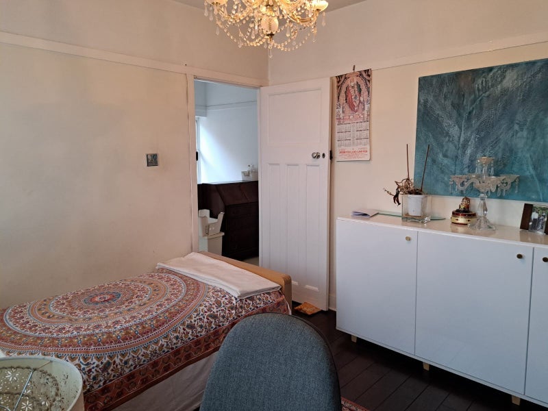 Room Wyld Way in Greater London