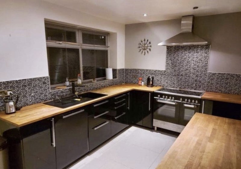 Room Didcot Road in Manchester