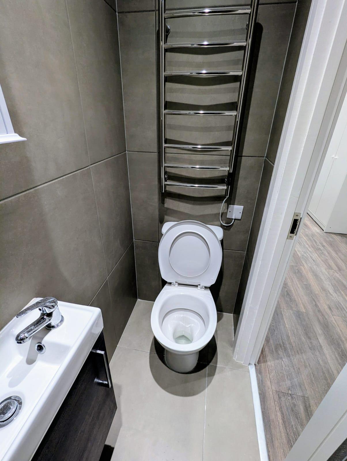 Room Sandringham Court in Slough