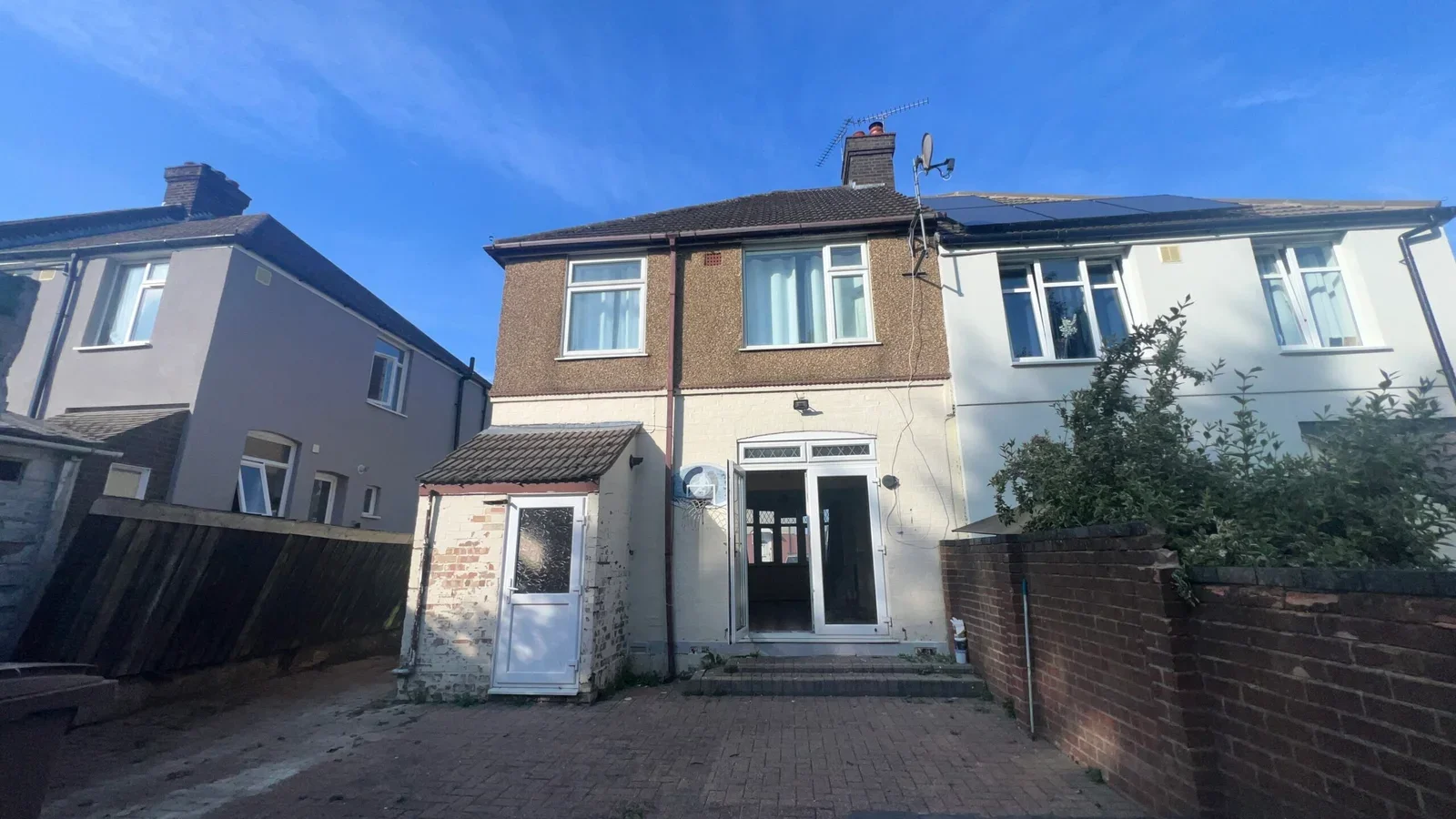 House Burnham Road in Luton