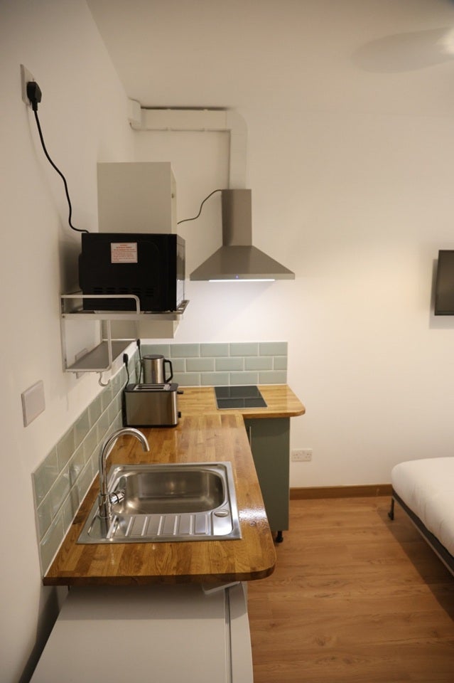 Room Grafton Road in Greater London