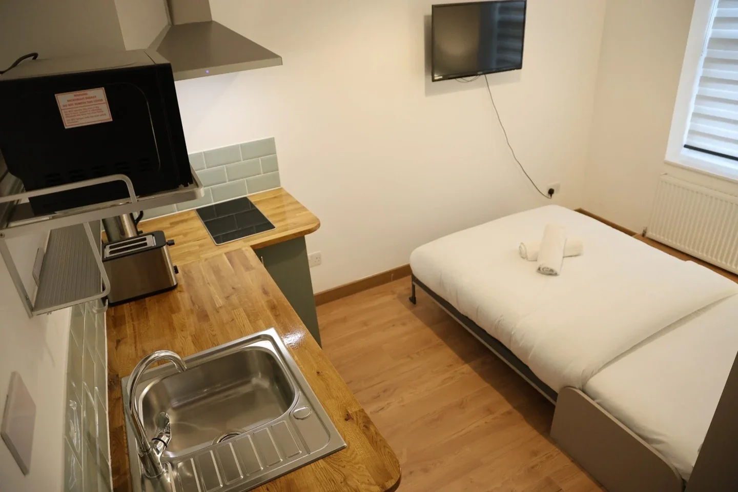 Room Grafton Road in Greater London