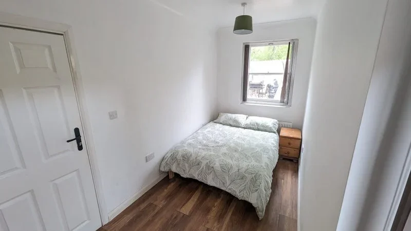 Room Suffolk Road in Greater London