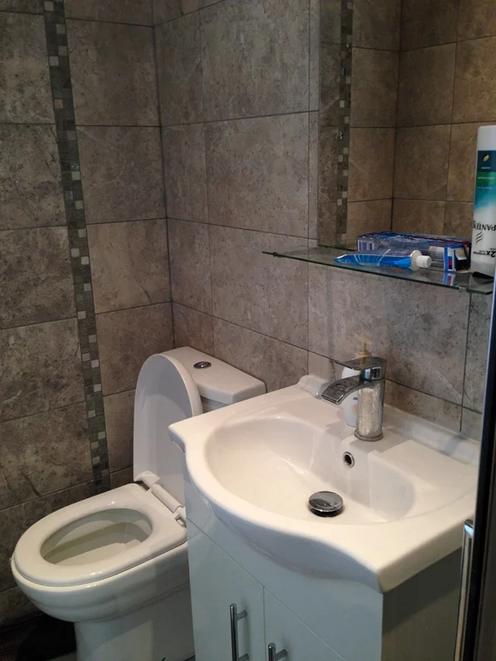 Room Oakdene Drive in Greater London