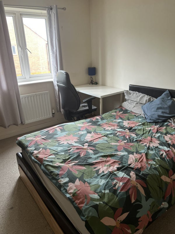Room Surrey Drive in Coventry