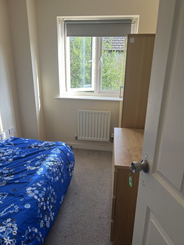 Room Surrey Drive in Coventry