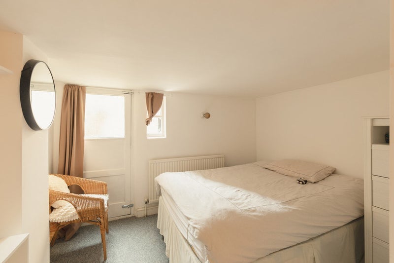 Room Arbuthnot Road in Greater London