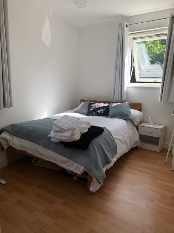 Room Essex Road in Greater London