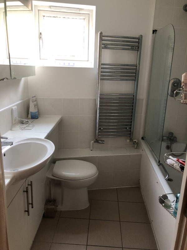 Room Essex Road in Greater London