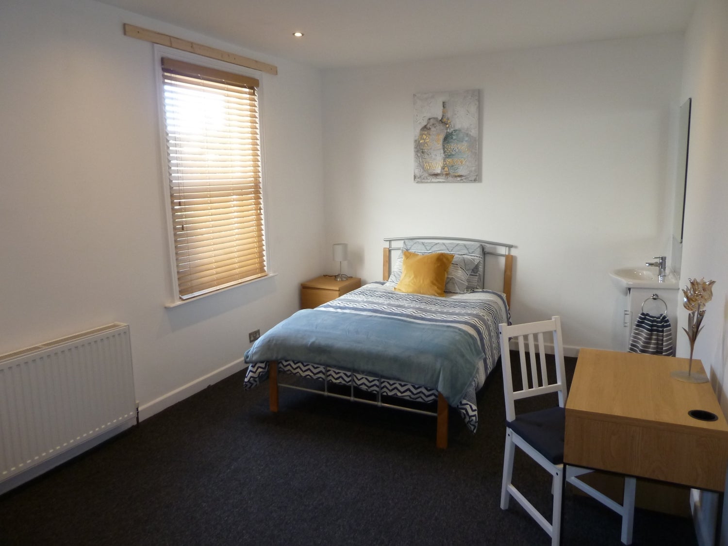 Room Bournemouth Road in Poole