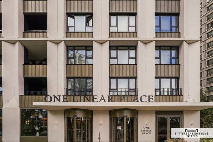 Flat Ponton Road in Greater London