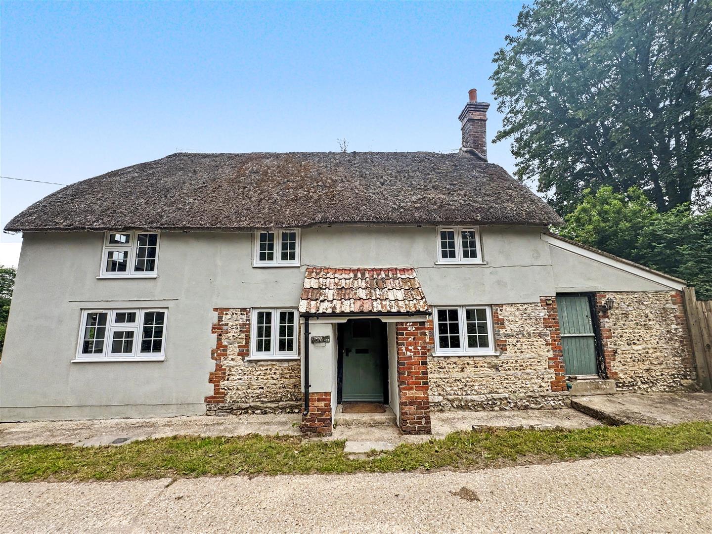 House Dorchester Road in Grimstone