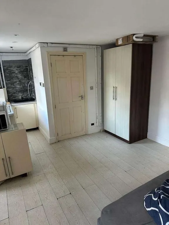 Flat The Broadway in Greater London