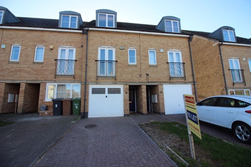 House Beaumont Way in Peterborough