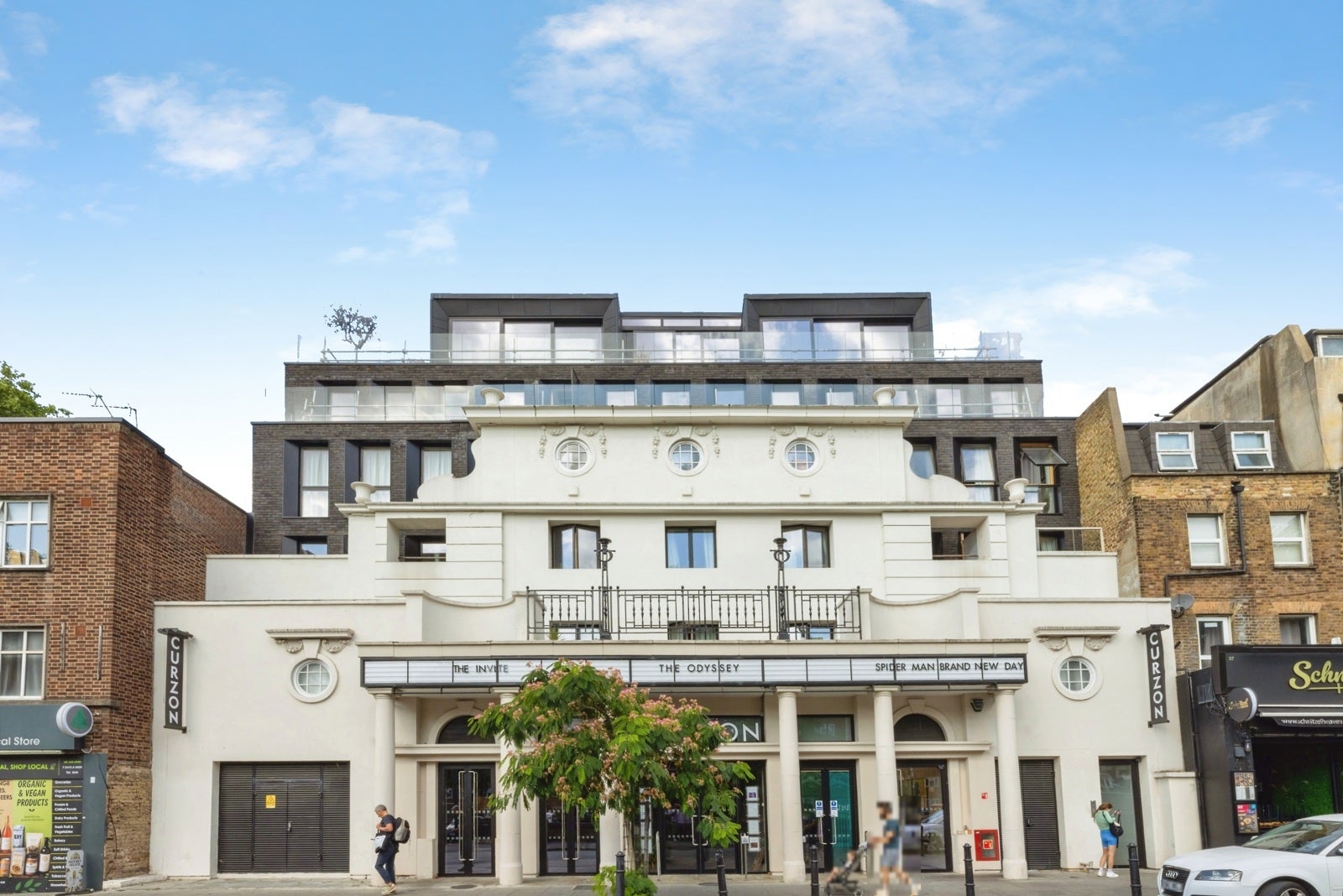 Flat Pitfield Street in Greater London