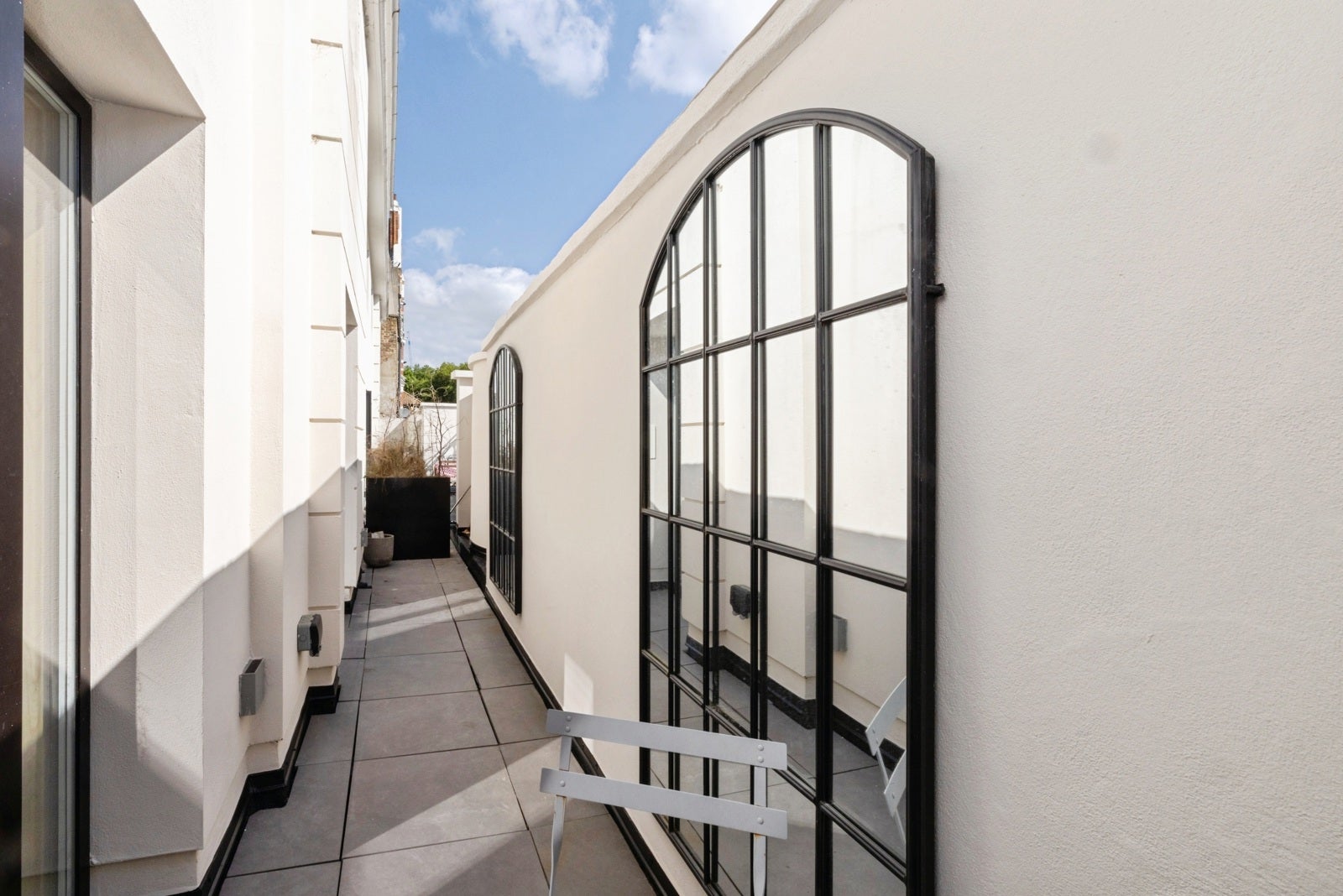 Flat Pitfield Street in Greater London