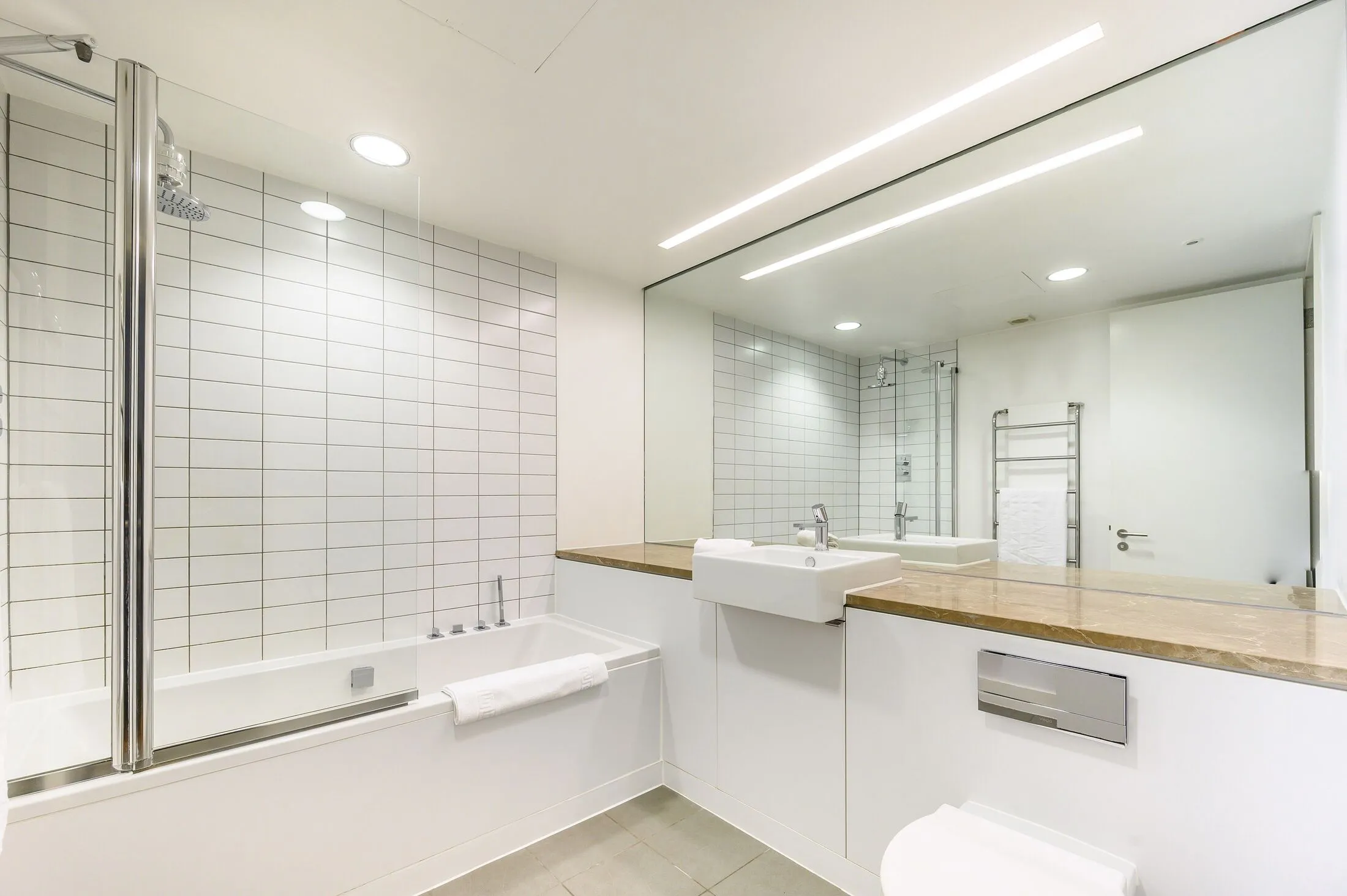 Flat Pond Place in Greater London