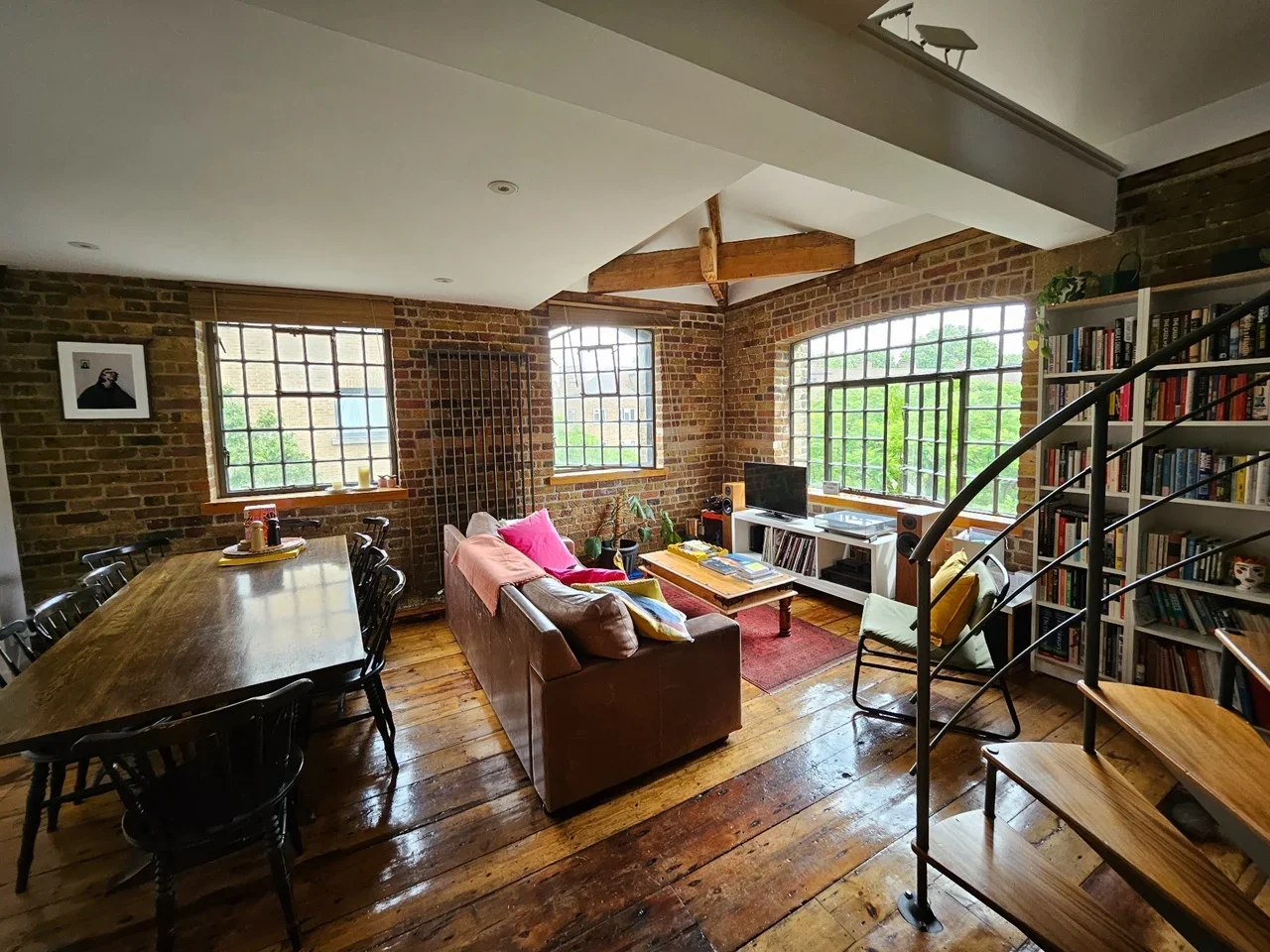 Flat Cole Street in Greater London