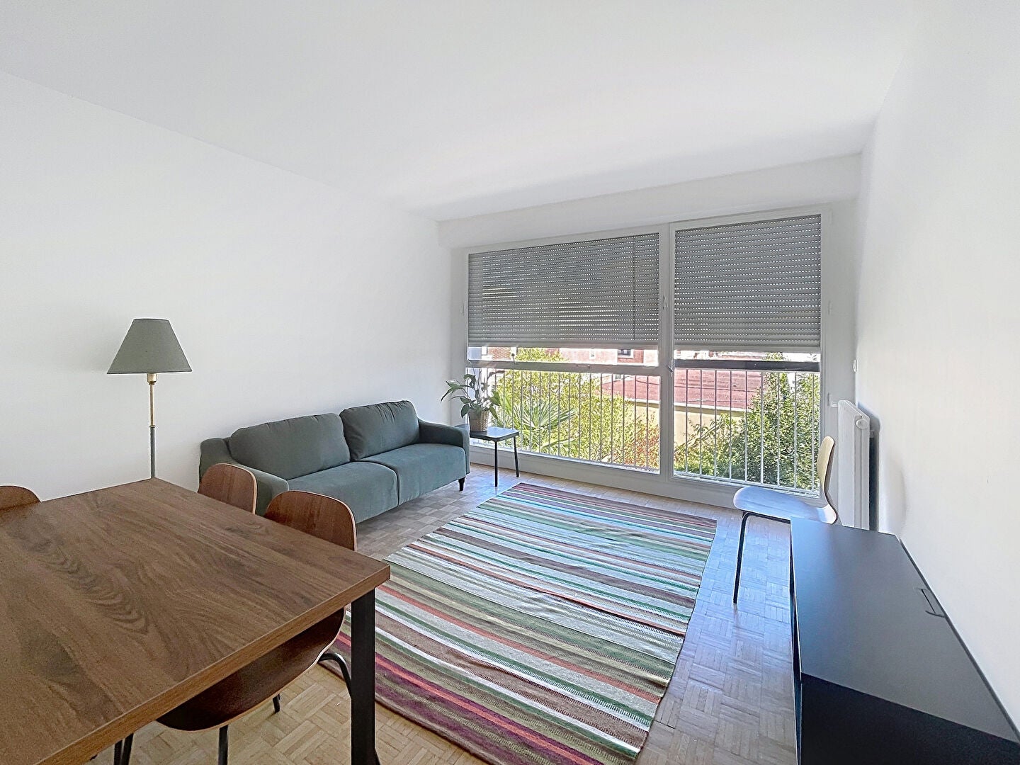 Flat Avenue Marceau in Courbevoie