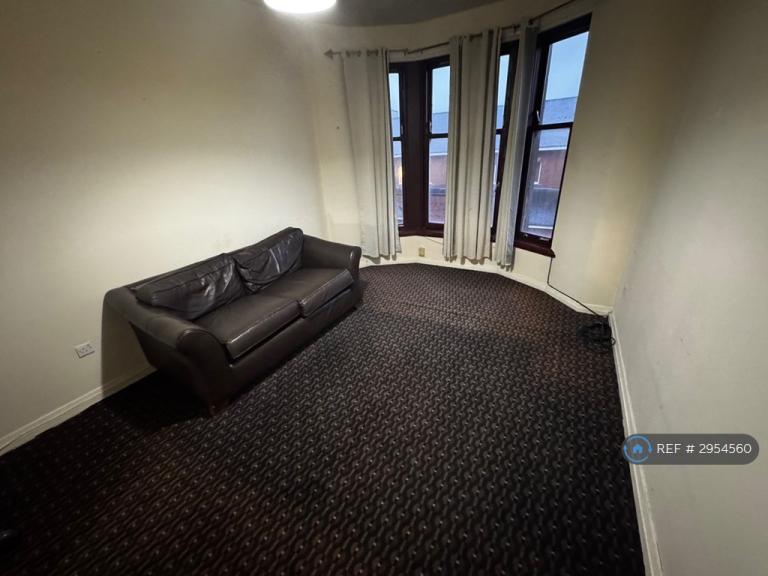 Flat Kirkwood Street in Rutherglen
