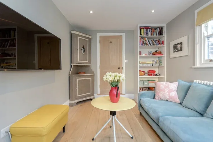 House Vauxhall Grove in Greater London