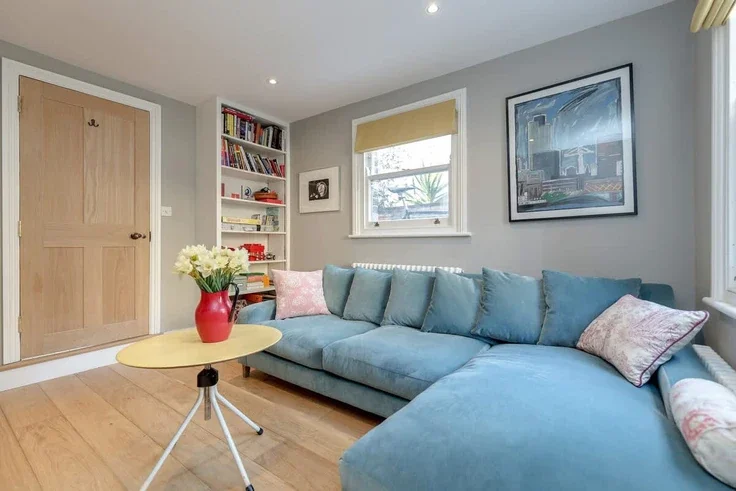 House Vauxhall Grove in Greater London