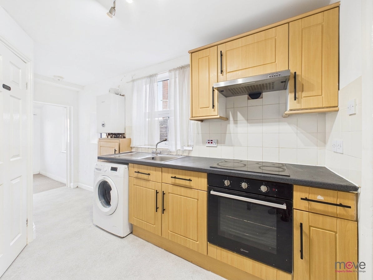 Flat Clevedon Road in Gloucester
