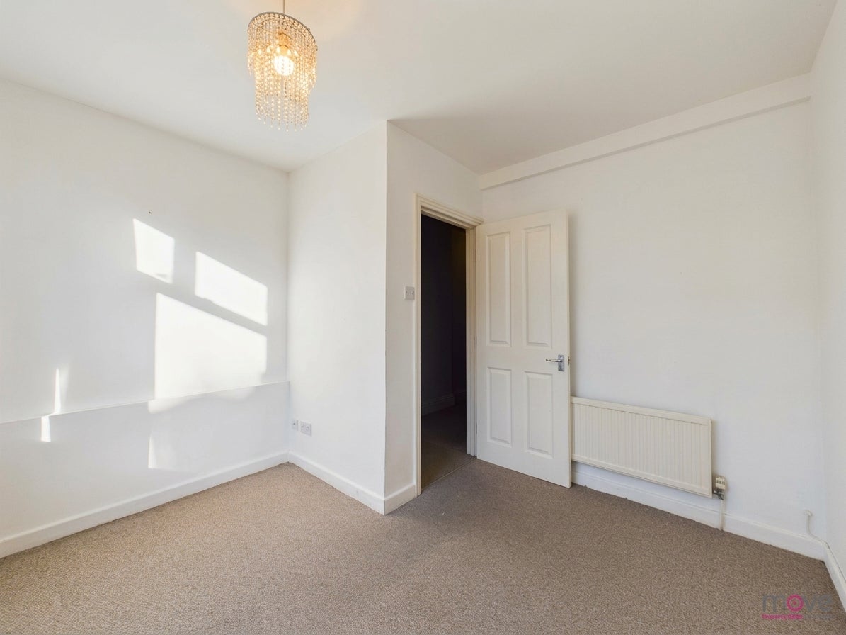 Flat Clevedon Road in Gloucester