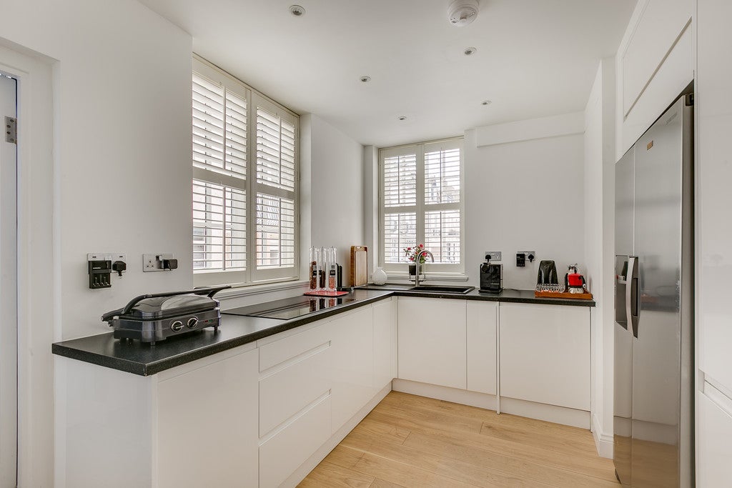 House Eaton Mews North in City of Westminster