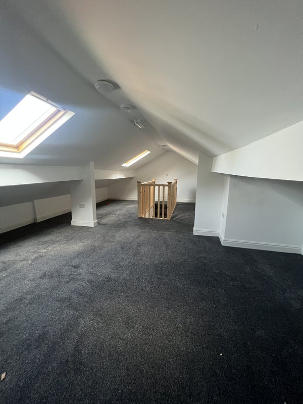 Room Dodsworth Street in Doncaster