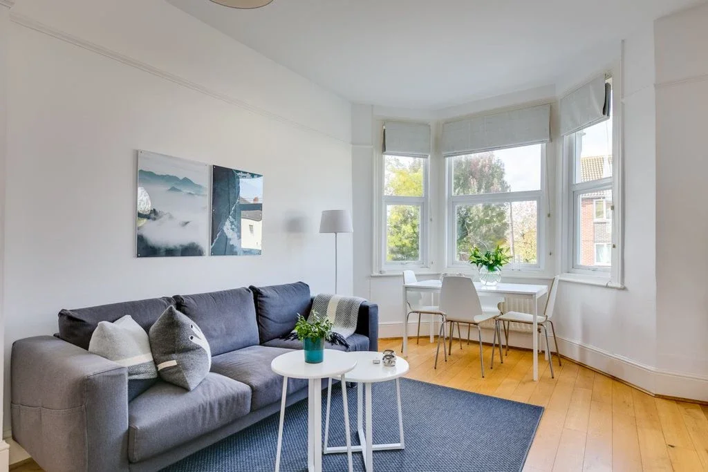 Flat Allfarthing Lane in Greater London