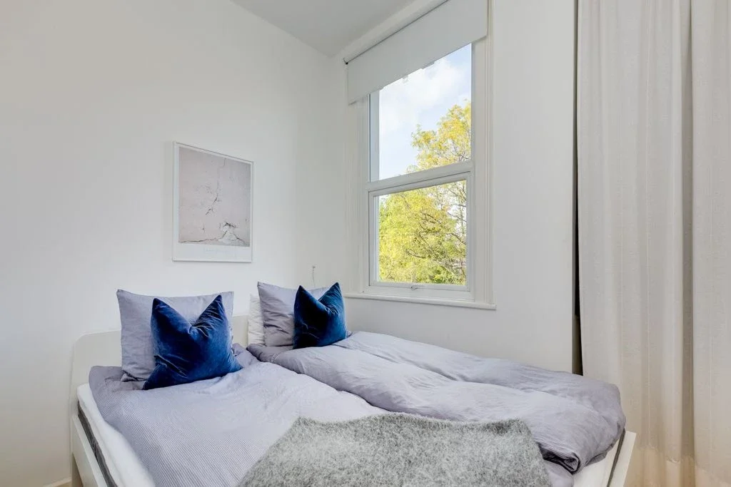 Flat Allfarthing Lane in Greater London