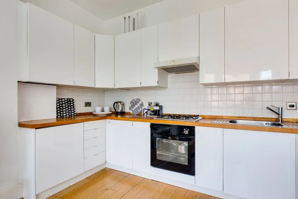 Flat Allfarthing Lane in Greater London