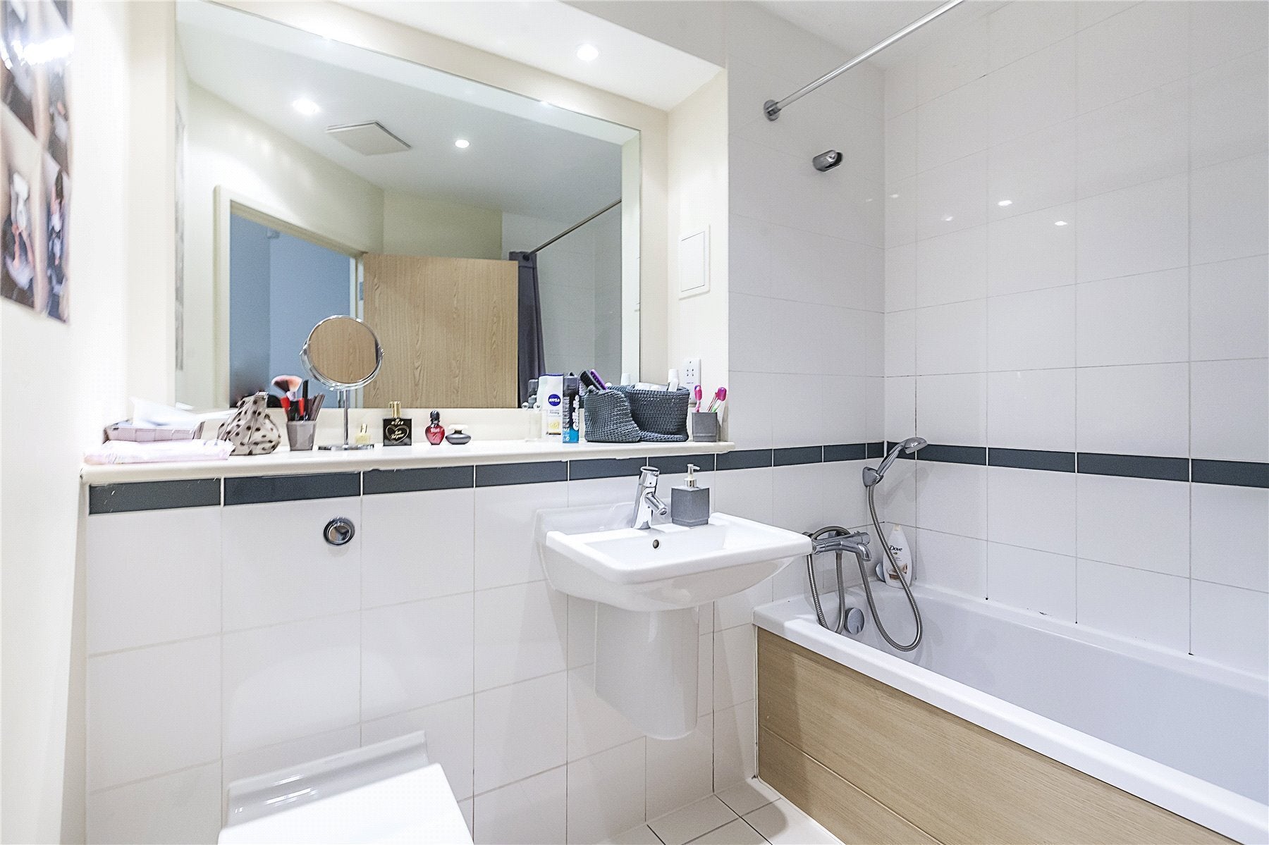 Flat Pique Mews in Greater London