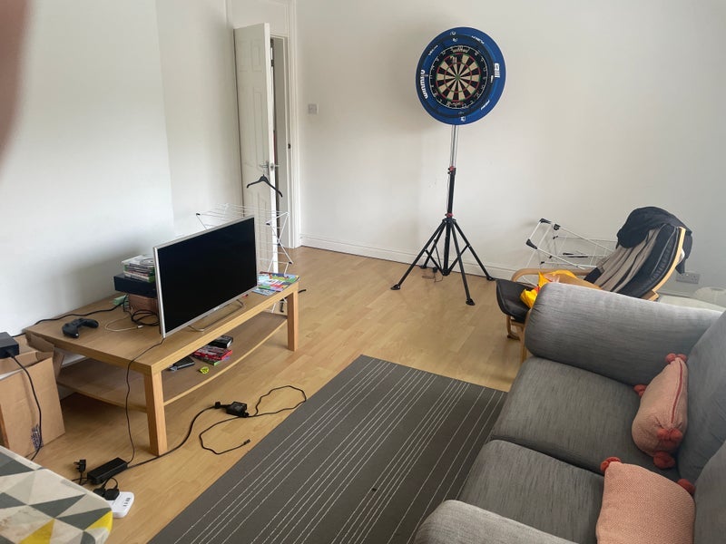 Room Henwood Road in Manchester