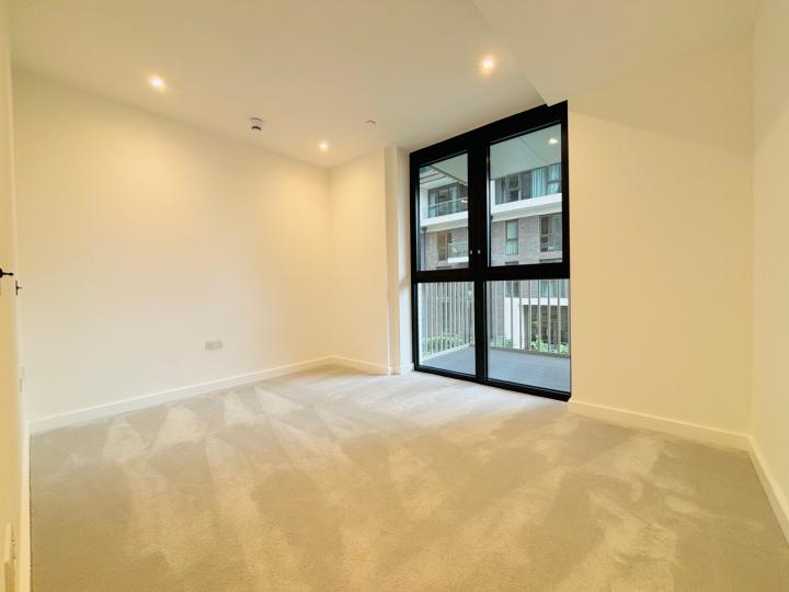 Flat Merino Gardens in Greater London