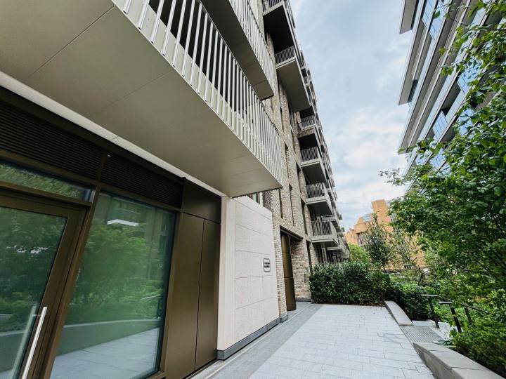 Flat Merino Gardens in Greater London