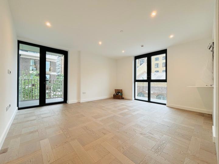 Flat Merino Gardens in Greater London