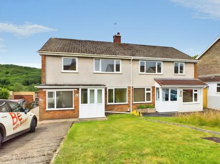 House Gwerneinon Road in Swansea