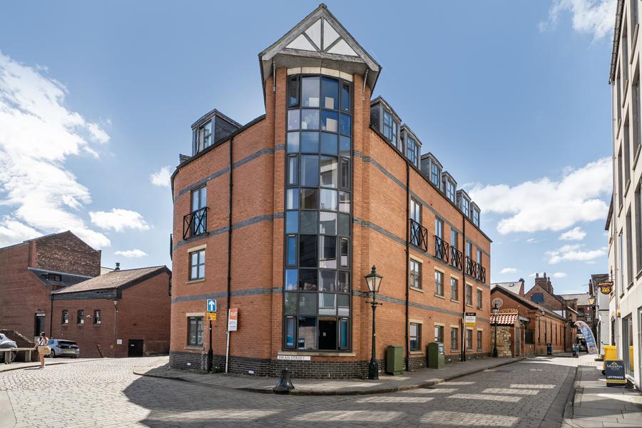 Flat Swan Street in Lincoln