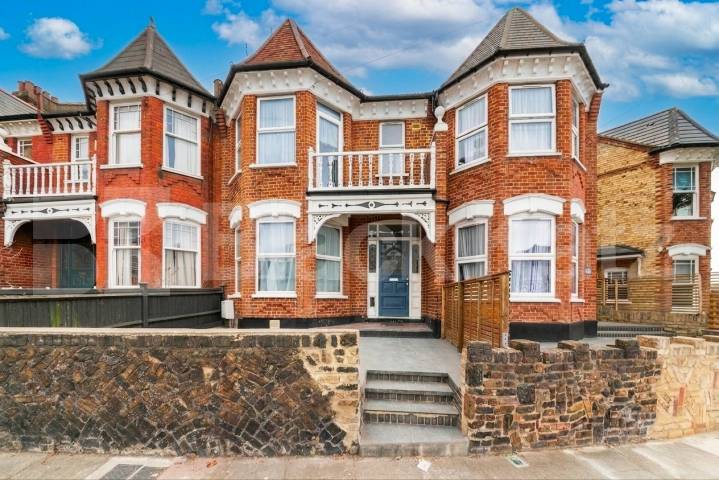 House Iverson Road in Greater London