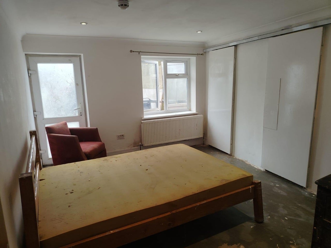 Room Eton Avenue in Greater London